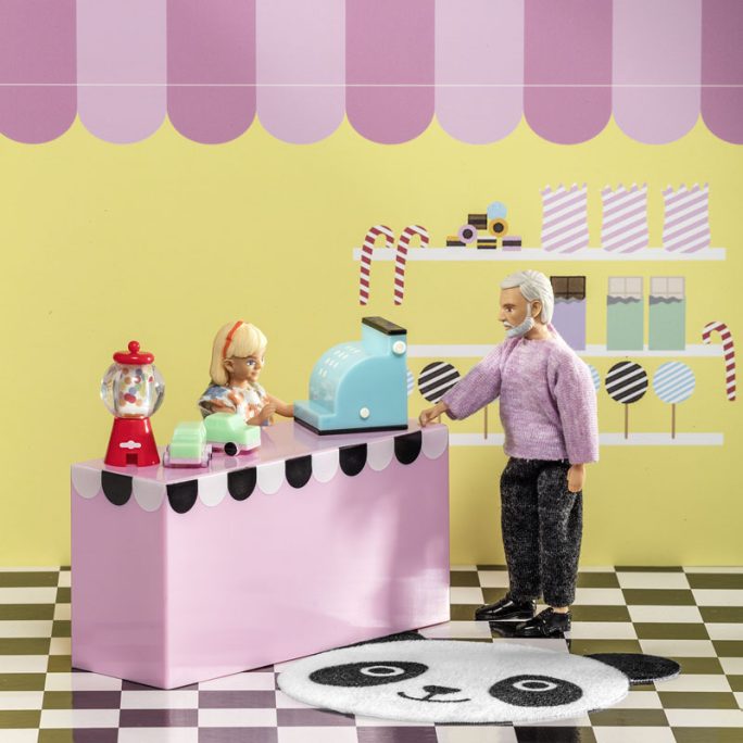 Lundby dockskåp affär.