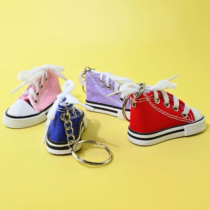 Nyckelring Converse sko.