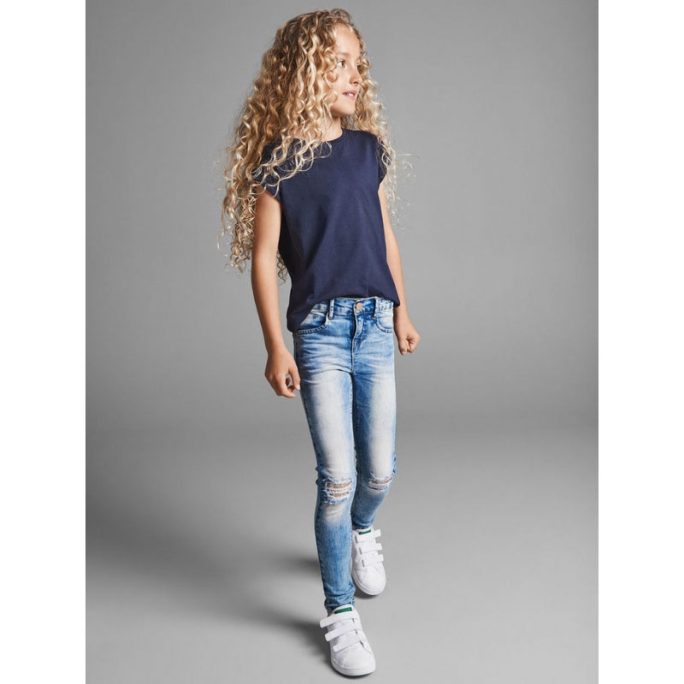 Name It jeans rea storlek 164 cl. Smala jeans med paljetter. Köp barnkläder från Name it på LillaFilur.se