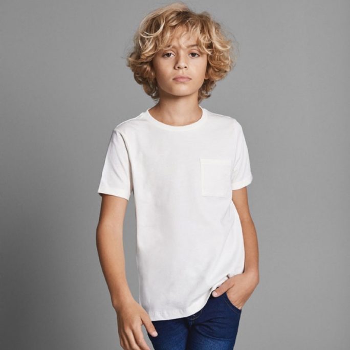 Vit t-shirt barn storlek 110/116 - 146/152 från Name it barnkläder. Ekologisk bomull. Köp ekologiska barnkläder storlek 32-176 cl på LillaFilur.se