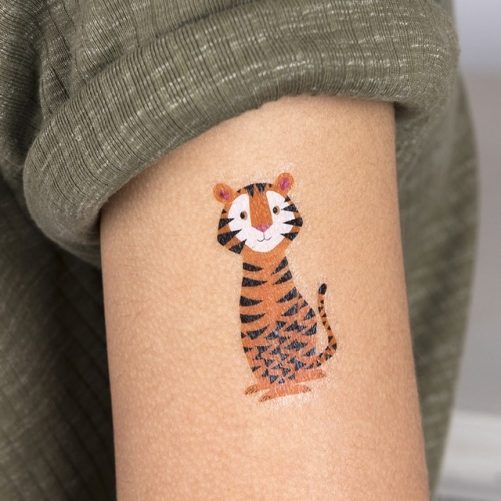Gnuggisar barn med vilda djur. Superfina tillfälliga barn tatueringar med blandade vilda djur. Köp på LillaFilur.se