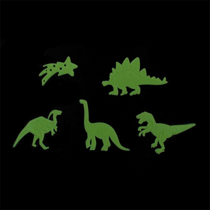 Självlysande dinosaurier, glow in the dark dinosaurier 24 pack. Paket med självlysande stjärnor och dinosaurier. Köp självlysande väggdekorationer till barnrum på LillaFilur.se