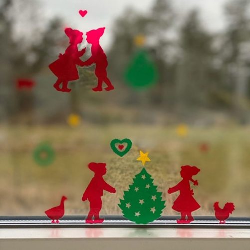 Fönsterdekor jul stickers barn. Jul stickers med tomtar, granar, djur. Beställ fönsterdekor retro barn på LillaFilur.se