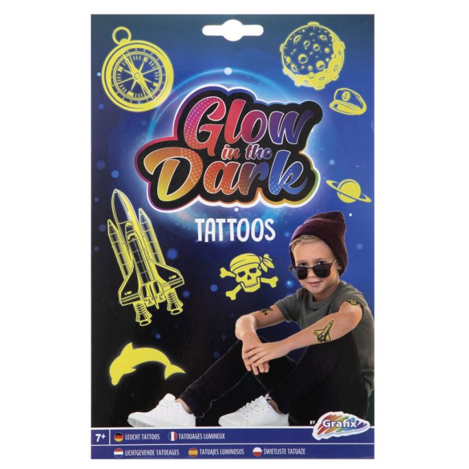 Glow in the dark tatueringar för barn. Innehåller två ark med gnuggisar barn. Köp tillfälliga tatueringar barn online på Lilla Filur.