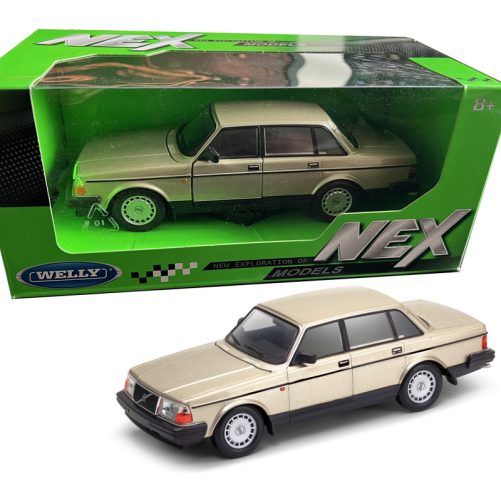 Stor leksaksbil Volvo 240 GL skala 1:24 18 cm. Köp Volvo leksaksbilar i metall på Lilla Filur.